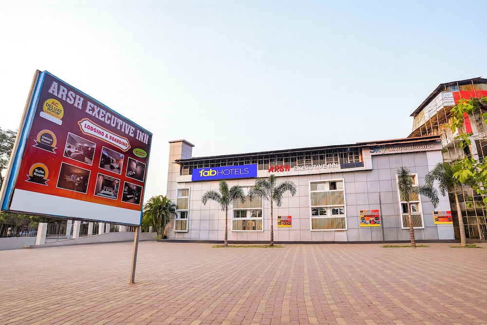 Fabhotel Arsh Executive Inn
