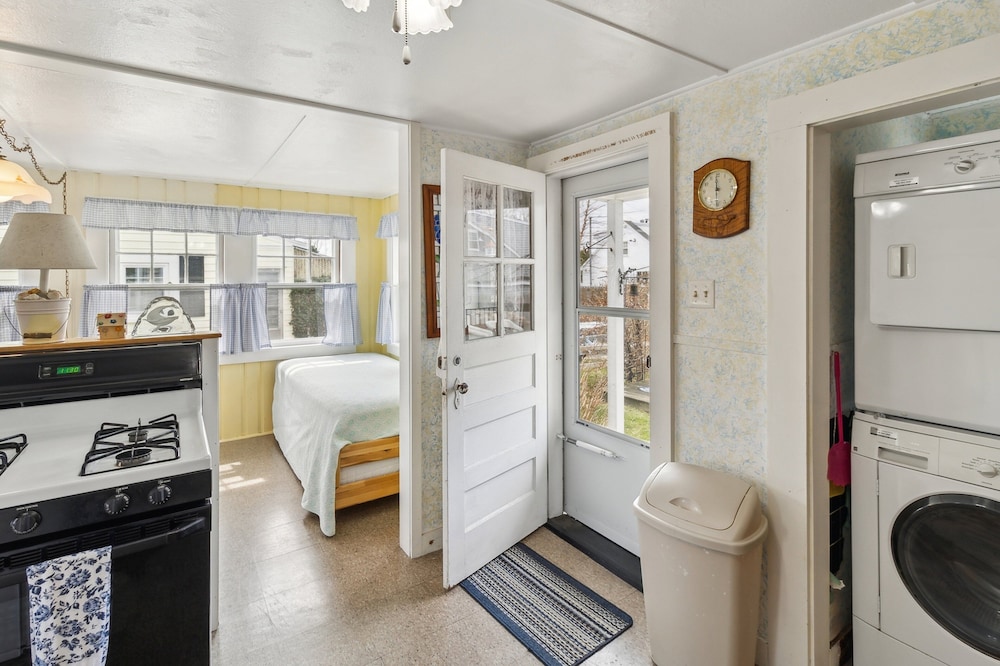 Coastal Cottage Retreat Steps From The Beach 2 Bedroom Cottage