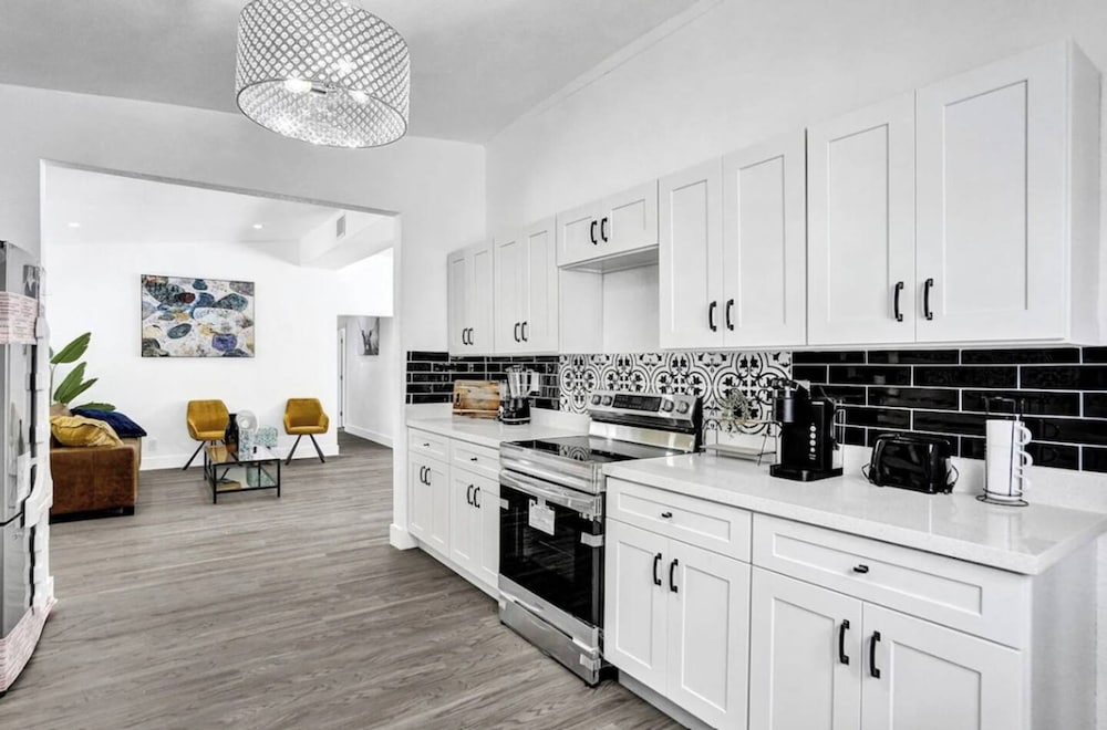 Spacious Home With Heated Pool