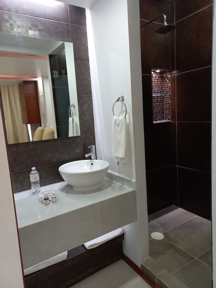 La Aurora Hotel like Home