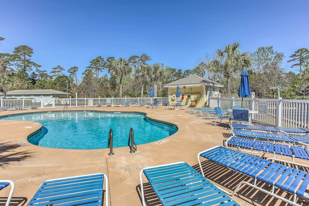 Swim, Putt & Play: Central Condo in Myrtle Beach!
