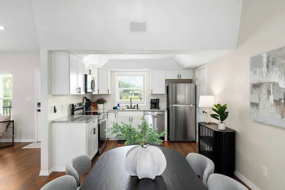 Modern 3 Bedroom, Wesley Chapel!