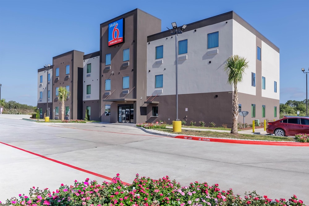 Studio 6 – Giddings, Tx