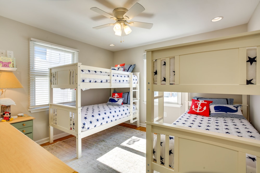 Avalon Vacation Rental w/ Porch & Grill!