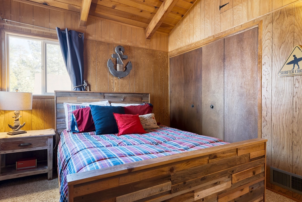 Lakeside in Bearadise by Avantstay Gorgeous Mountain Cabin in Boulder Bay