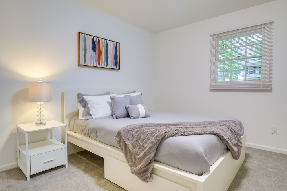 Charming Cary Home ~ 10 Mi to Downtown Raleigh! view 4