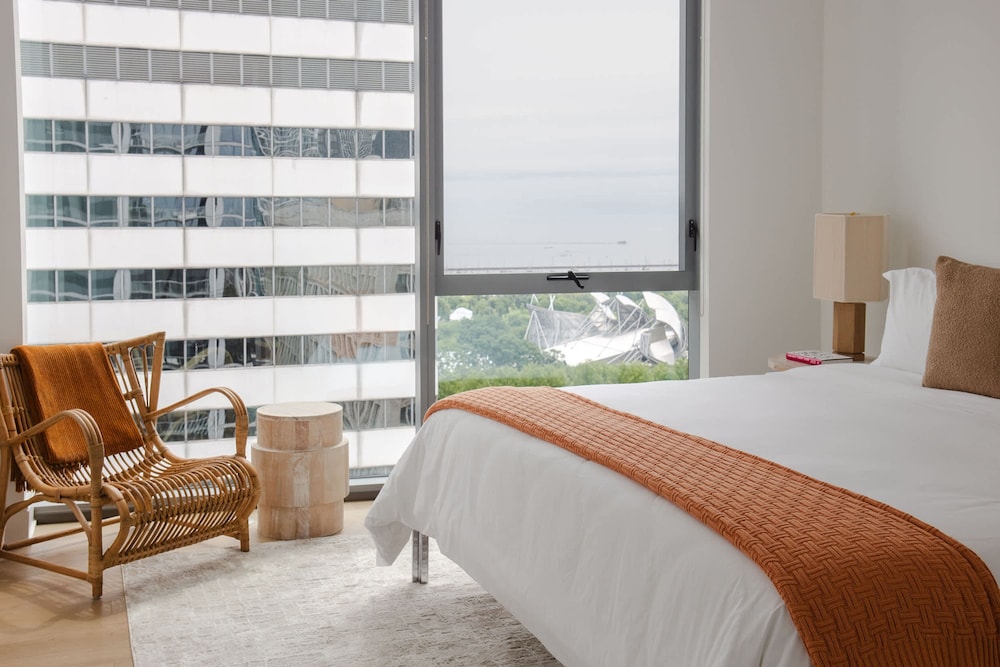 The Lyra Luxury Group Getaway - Two Penthouses