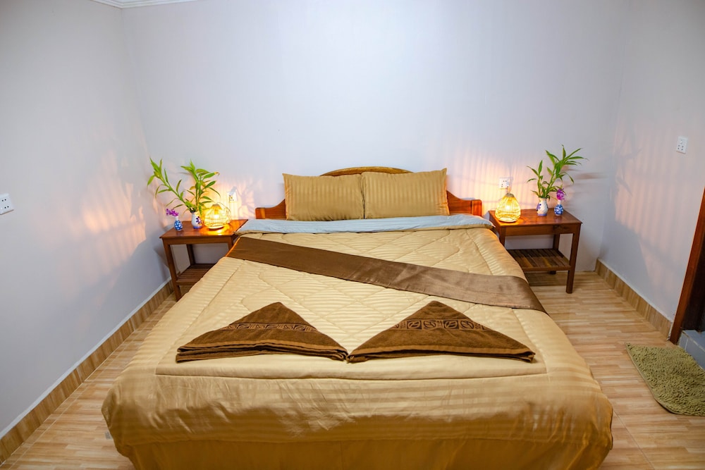 Tropical Villa Siem Reap view 3