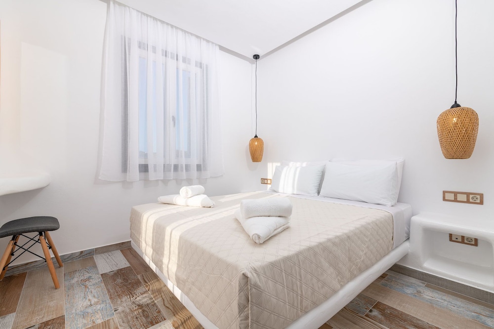 Naxian Sunset Luxury Villas view 4