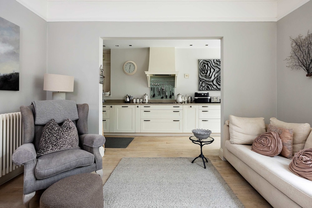 London Vacations - Richmond Garden Serenity - Property Image 3