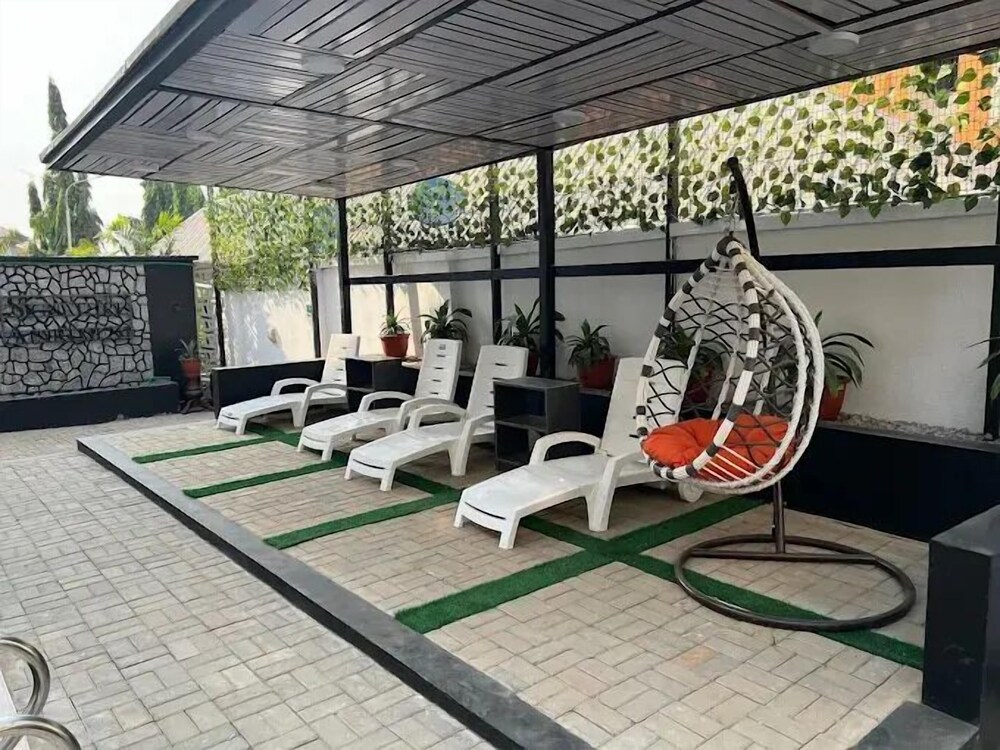 Quintessential Apartments By Signature