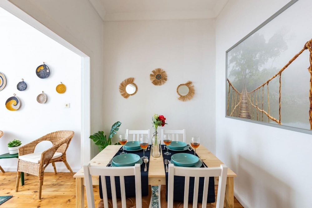 Colorful Flat With Excellent Location Near Trendy Attractions in Kadikoy