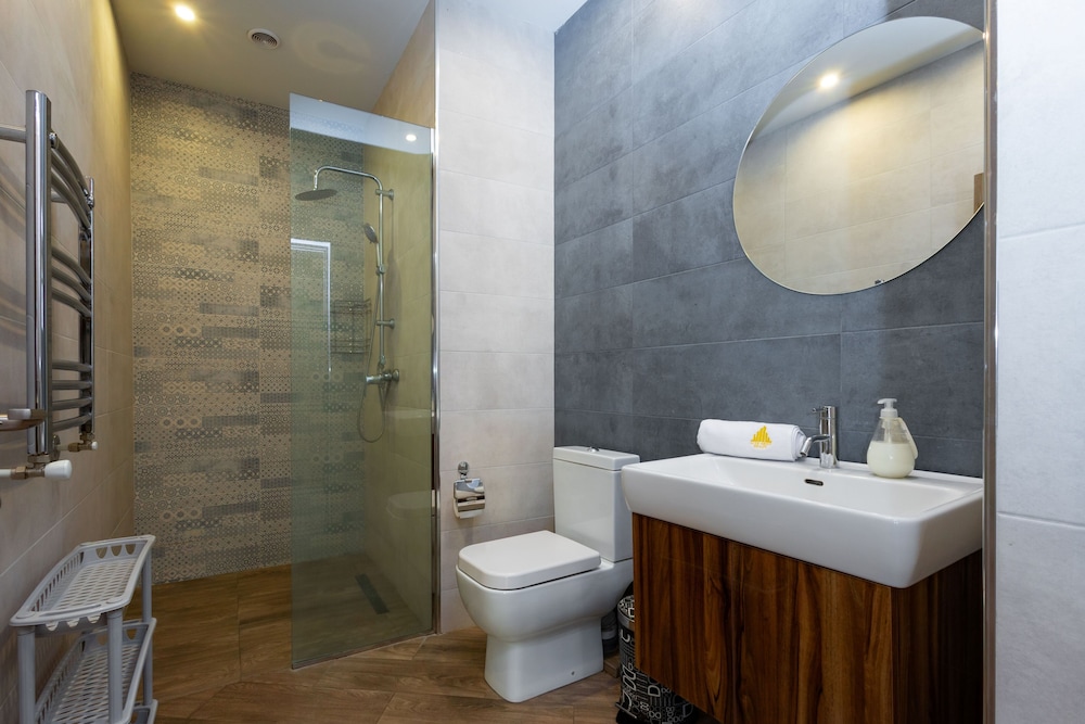 Apartments by Luxe Group DE114
