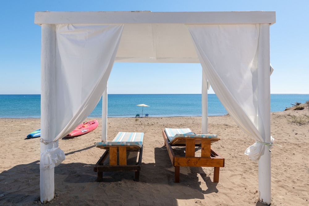 The Cottage South Escape With Beach Front Pool