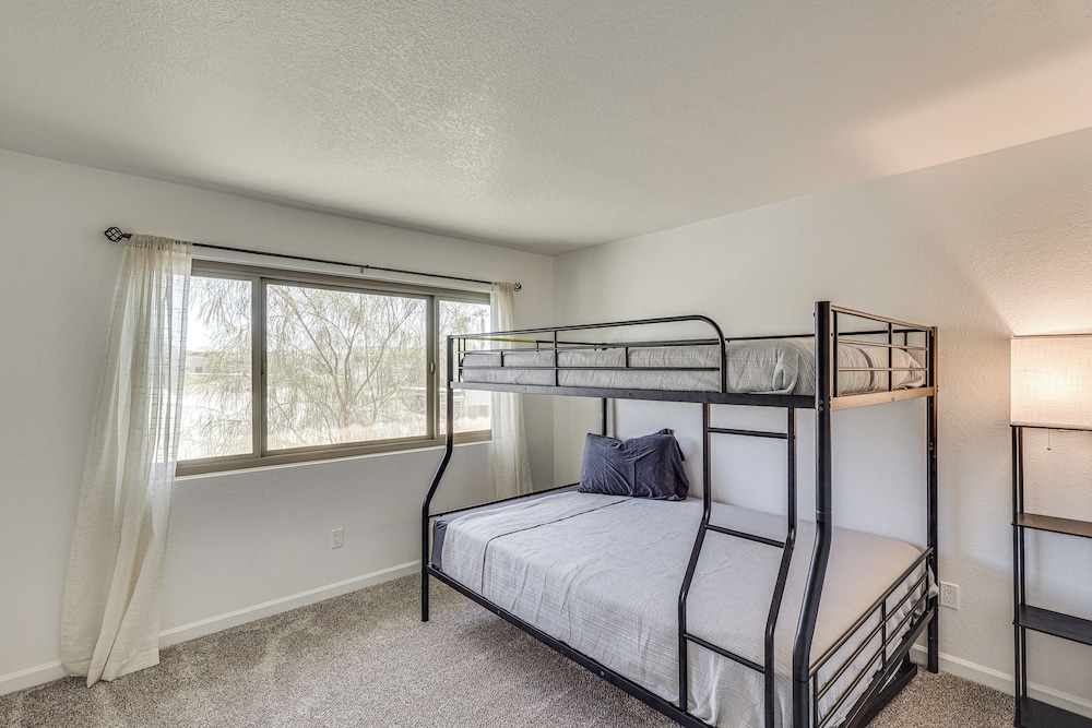 1 Mi to Lake Havasu: Outdoor Rec Hub w/ Views!