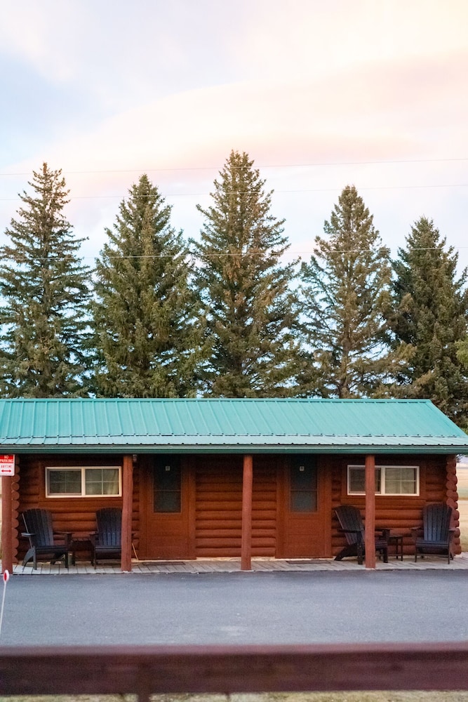 Sportsmans Lodge
