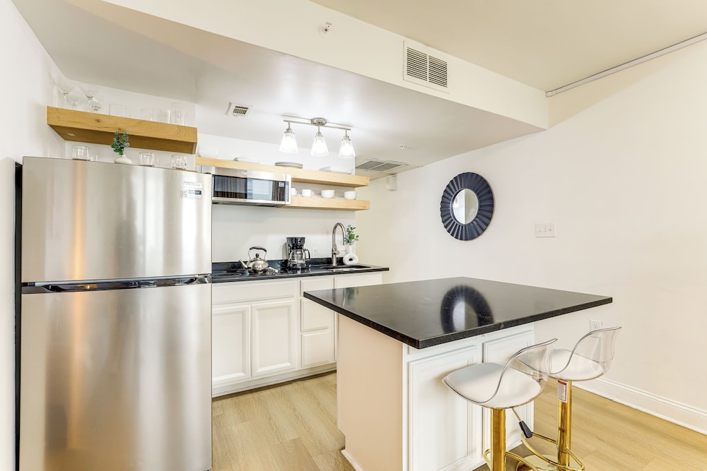 Prime Location + Ocean View: Myrtle Beach Condo!