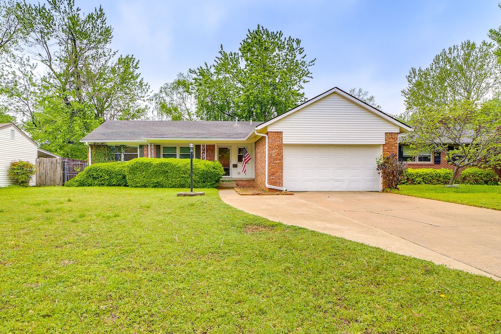 Sebring Vacations - Tulsa Home Near AR River  The Gathering Place! - Property Image 1