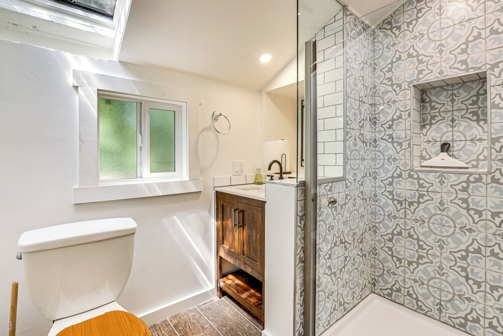 3 Mi to Lake Arrowhead Village: Dog-friendly Cabin