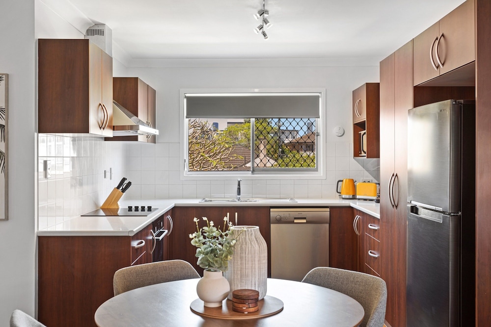 Windsor Cosy 2-bedroom Unit in Quiet Neighborhood
