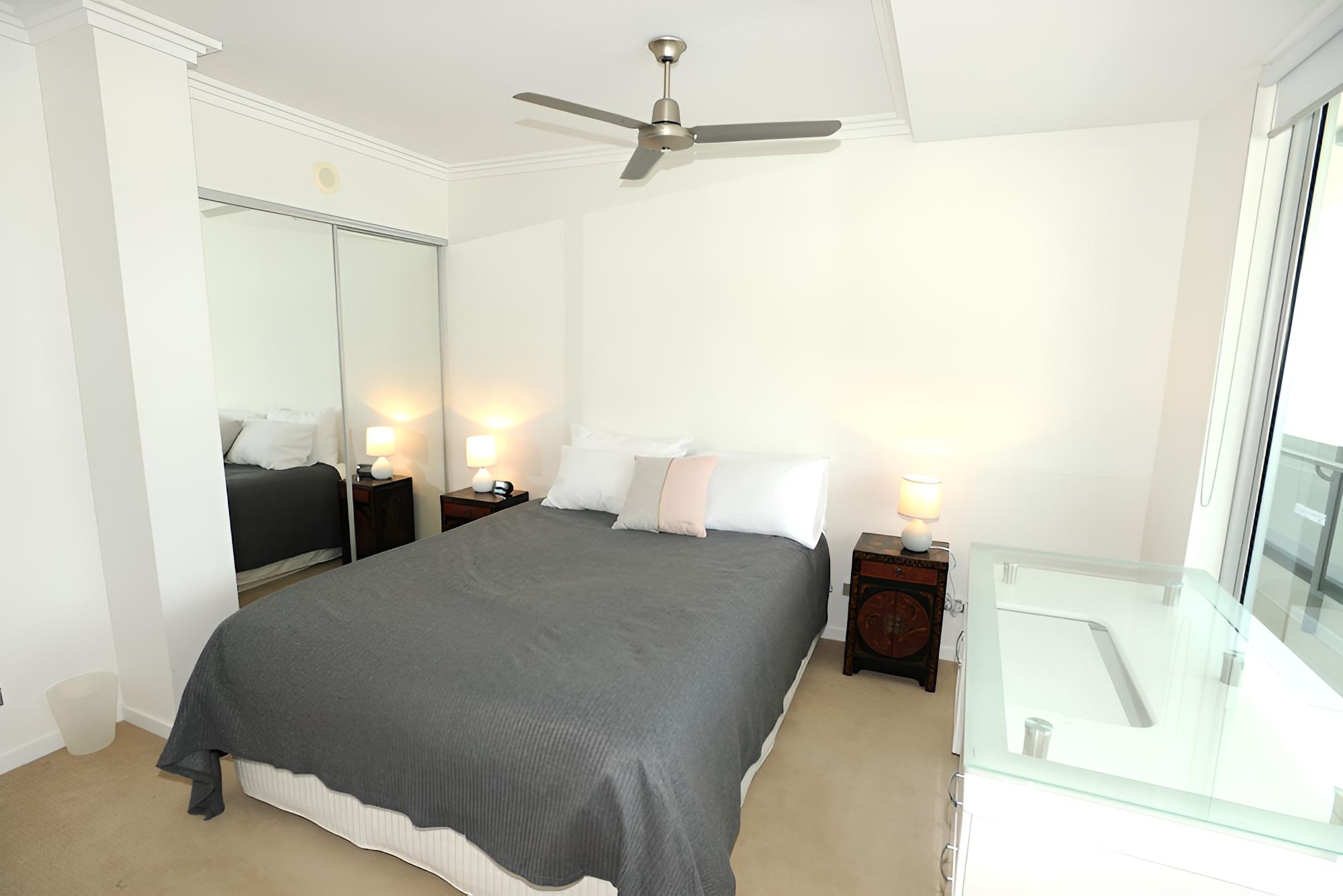 Surfers Paradise Suite with Pool and Spa