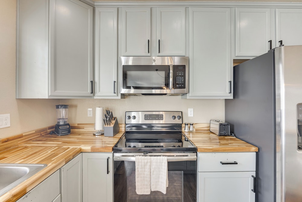 Explore Pikes Peak & Colorado Springs: Family Home
