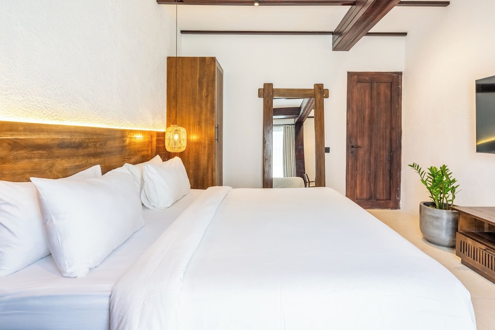 Sacred Jungle by EVDEkimi Ubud – Modern Villas and Apartments with Kitchens, Pools, & Personalized Concierge Service