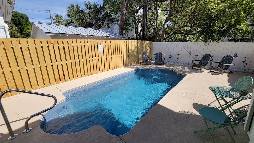 Peach on the Beach by Tybee Vacation Rentals