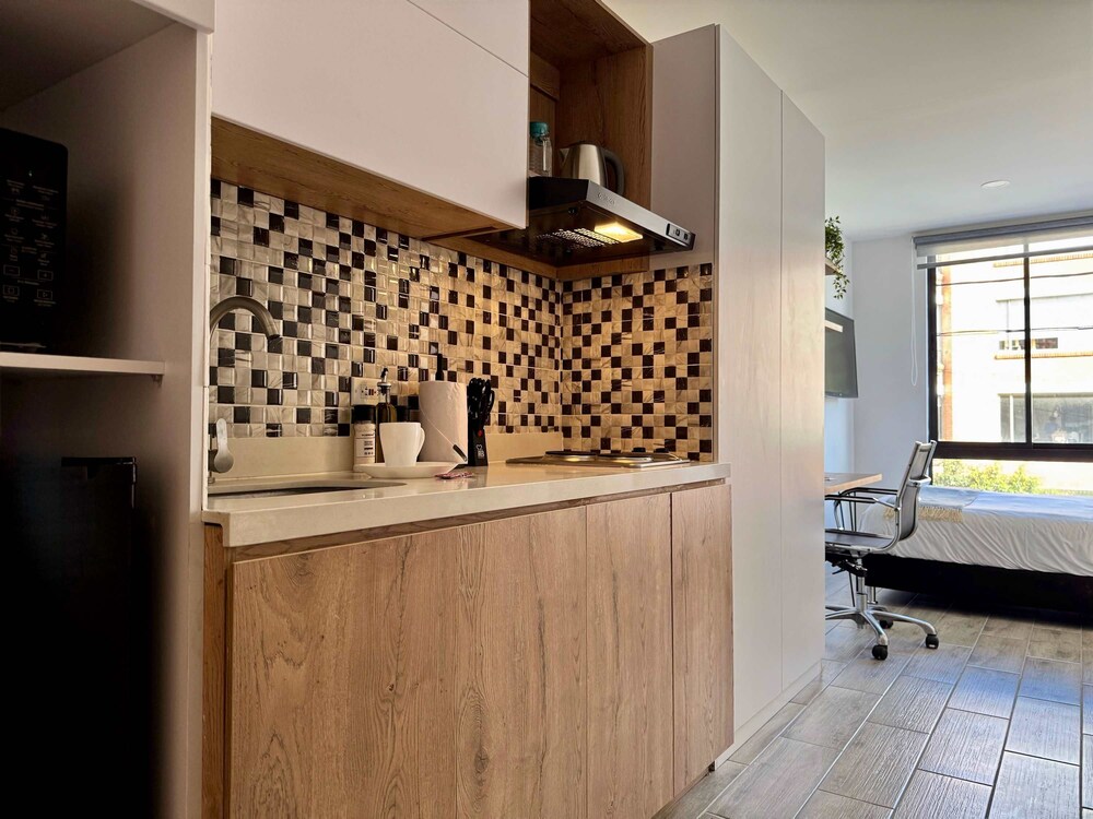 w Radiant 1BR in Santa Barbara