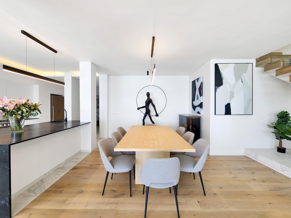 Ocean Villa - Ultra Luxury Villa in Bantry Bay