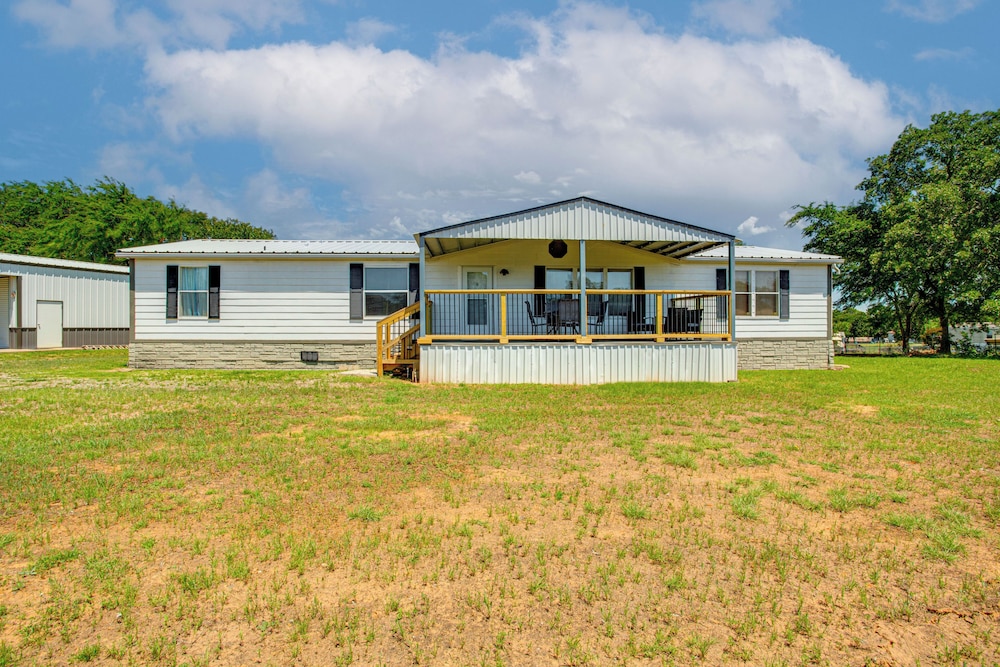 1 Mi to Lake Texoma: Peaceful Kingston Getaway
