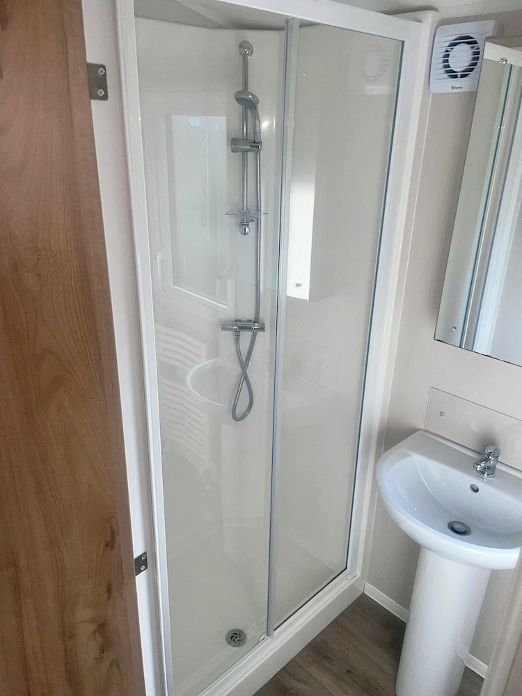 Charming 2-bed Chalet in Tuxford