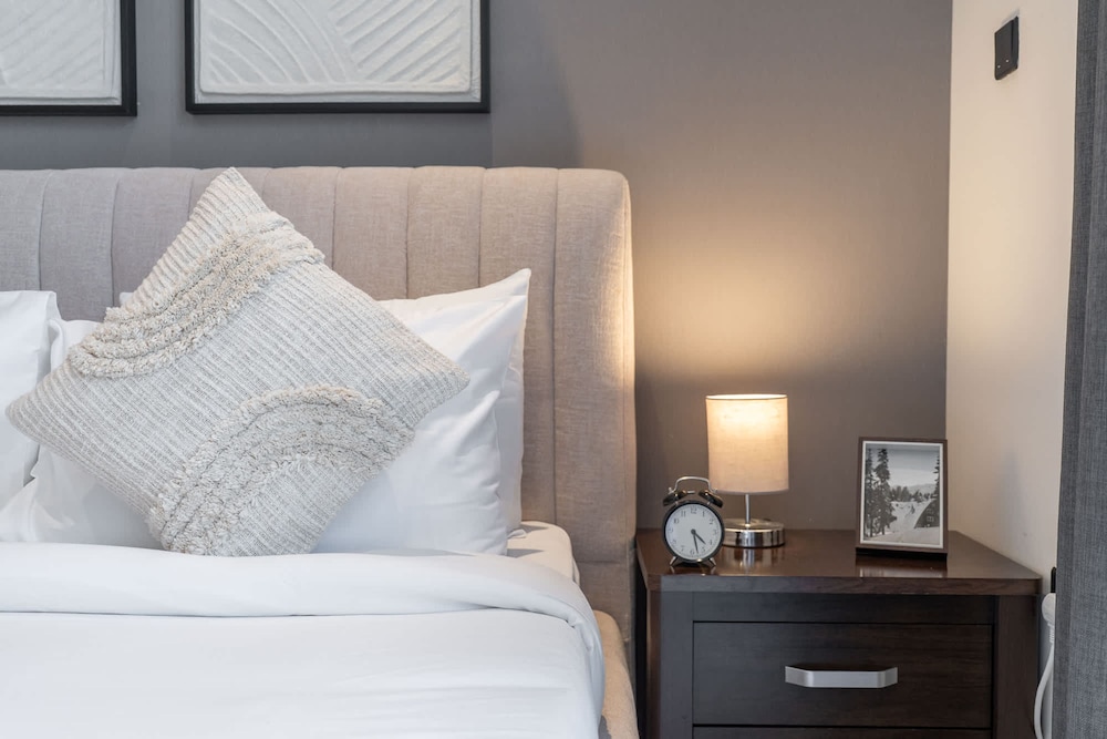 Spacious and Stunning Studio in The Heart of JVC