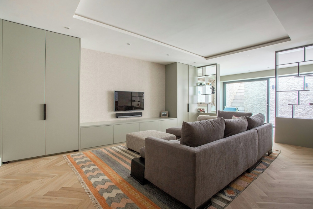 Rigault Road by Onefinestay