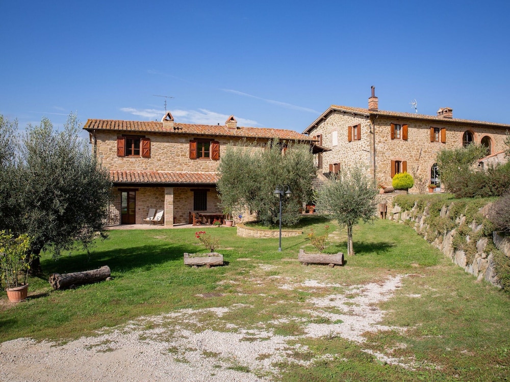 Villa in Umbria With Saltwater Pool