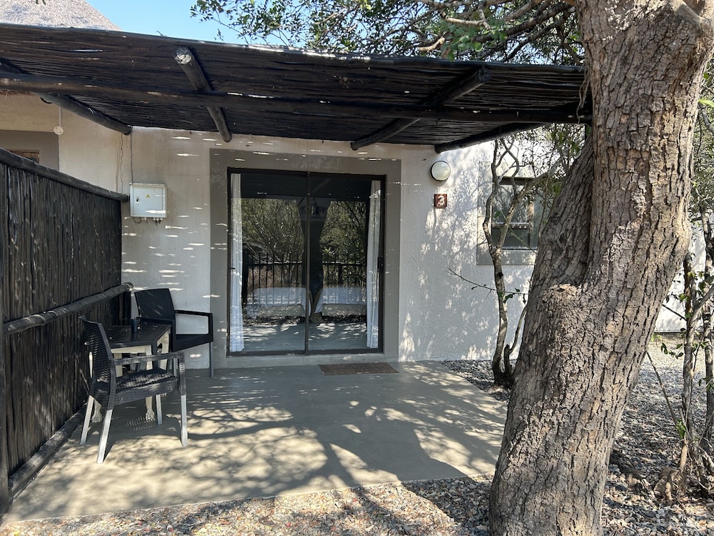 Leadwood Tree Safari Lodge view 4