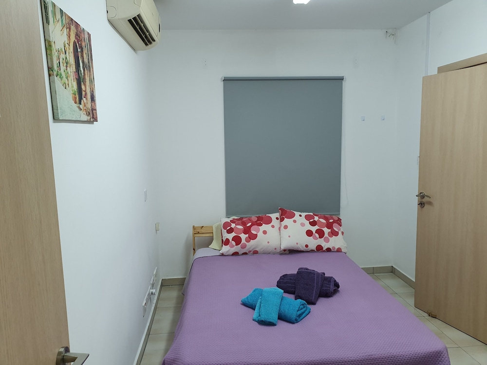 Acticon Rooms Larnaca view 3