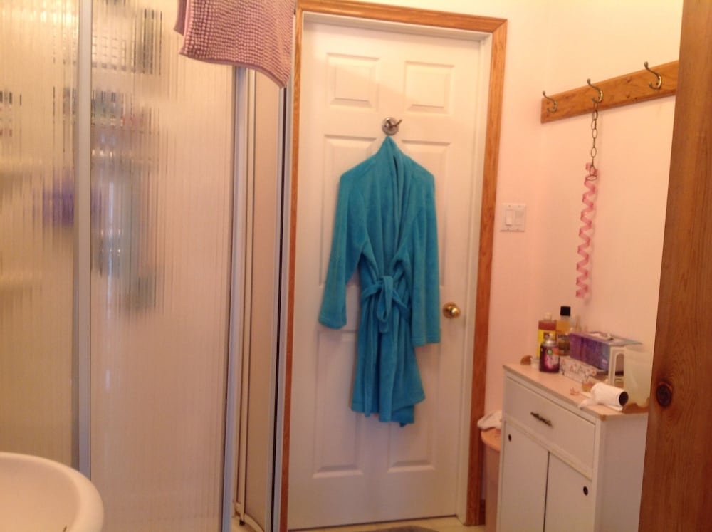 10th Avenue Guest House & Suites