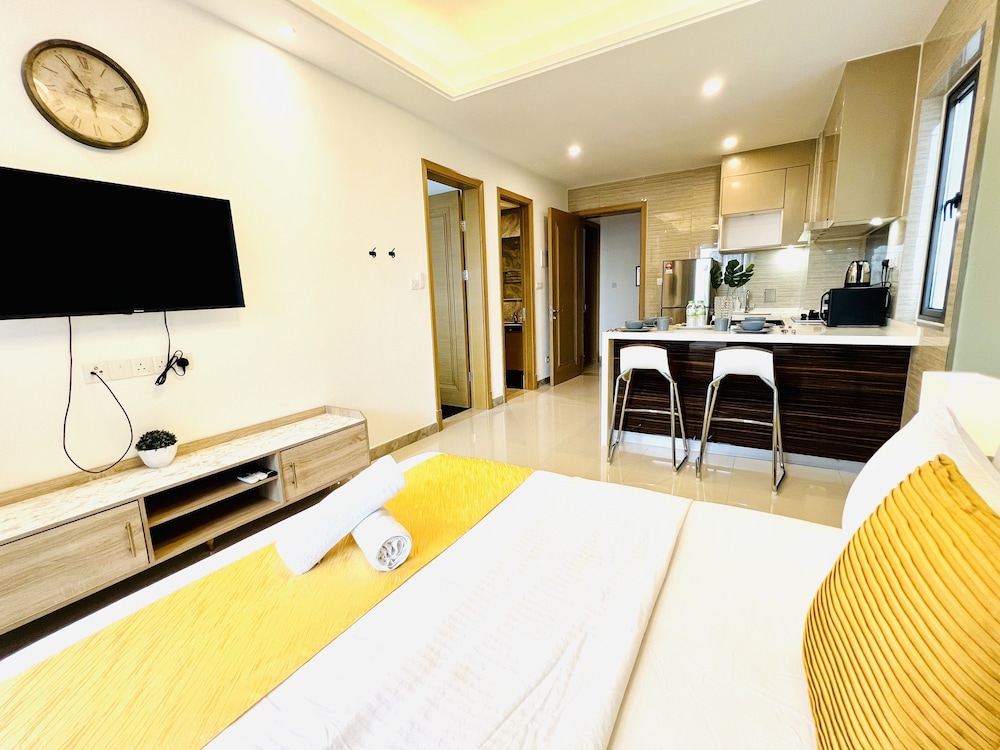R&F PRINCESS COVE BY HOMEFORT SUITES