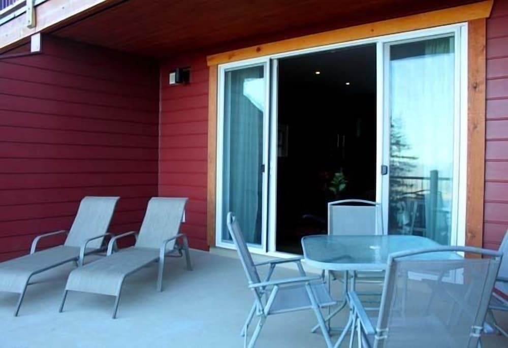 Crooked Tree Guest Suites
