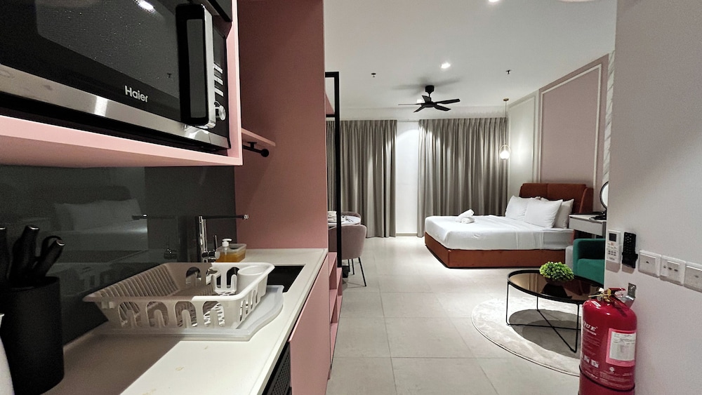 The Paxtonz by Manhattan Group