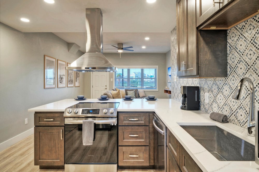 La Concha by Avantstay Modern Condo by Boardwalk