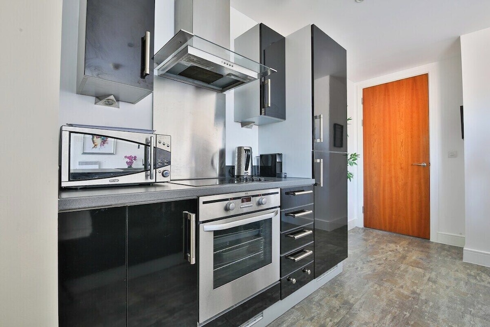 Just Stay Wales Beautiful 1 Bed Flat - Marina View