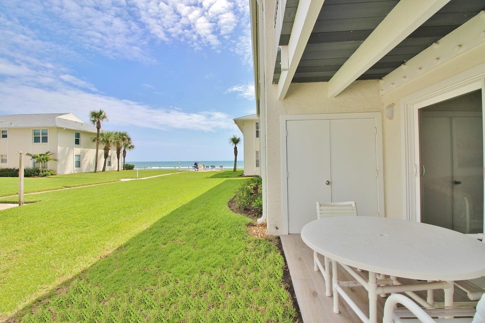 Colony Beach Club 121