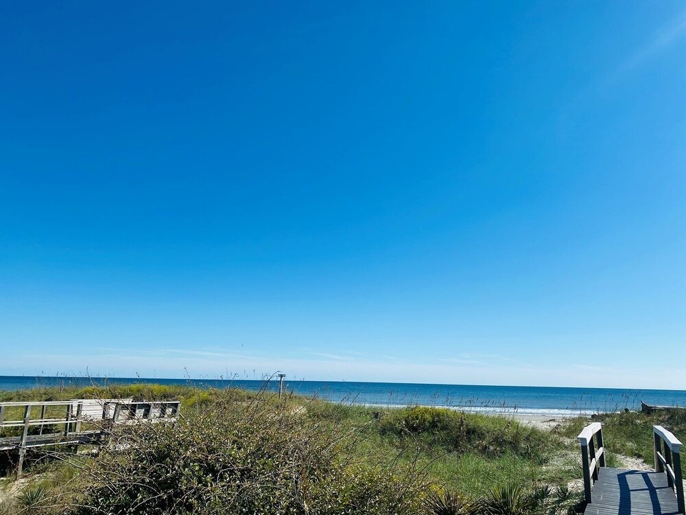 Due South - 5 Br Home