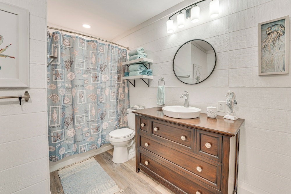 Walk to Boat Ramp: Newly Remodeled Seadrift Home!