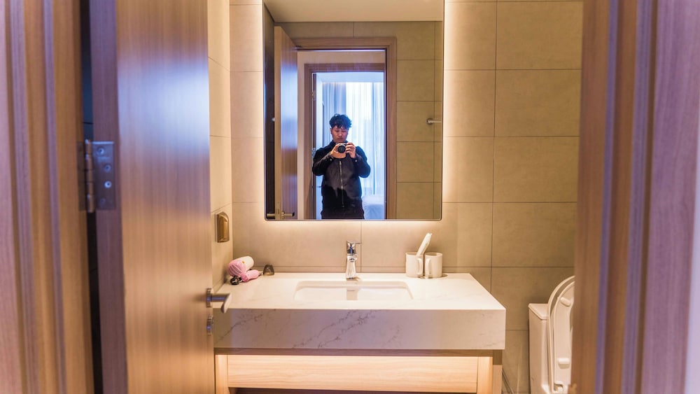 A La Carte Ha Long Residence