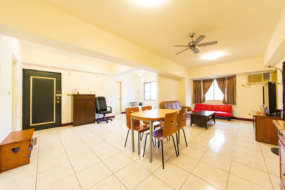 J. House view 3