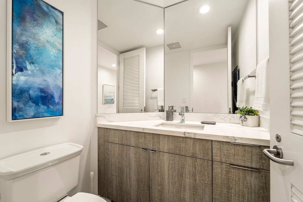 Beautifully Remodeled - Concierge Included - Spectacular View - Vrkcv