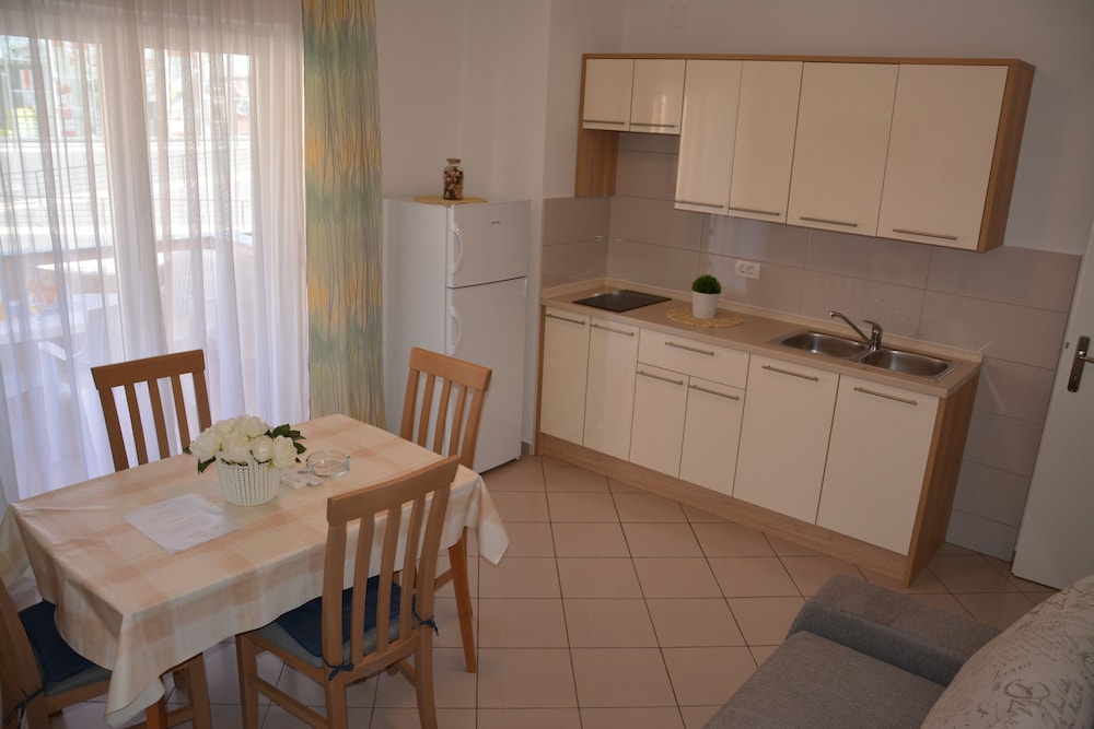 Apartments Biserka